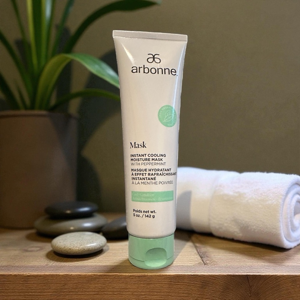 Arbonne Cooling Mask in White and Mint
